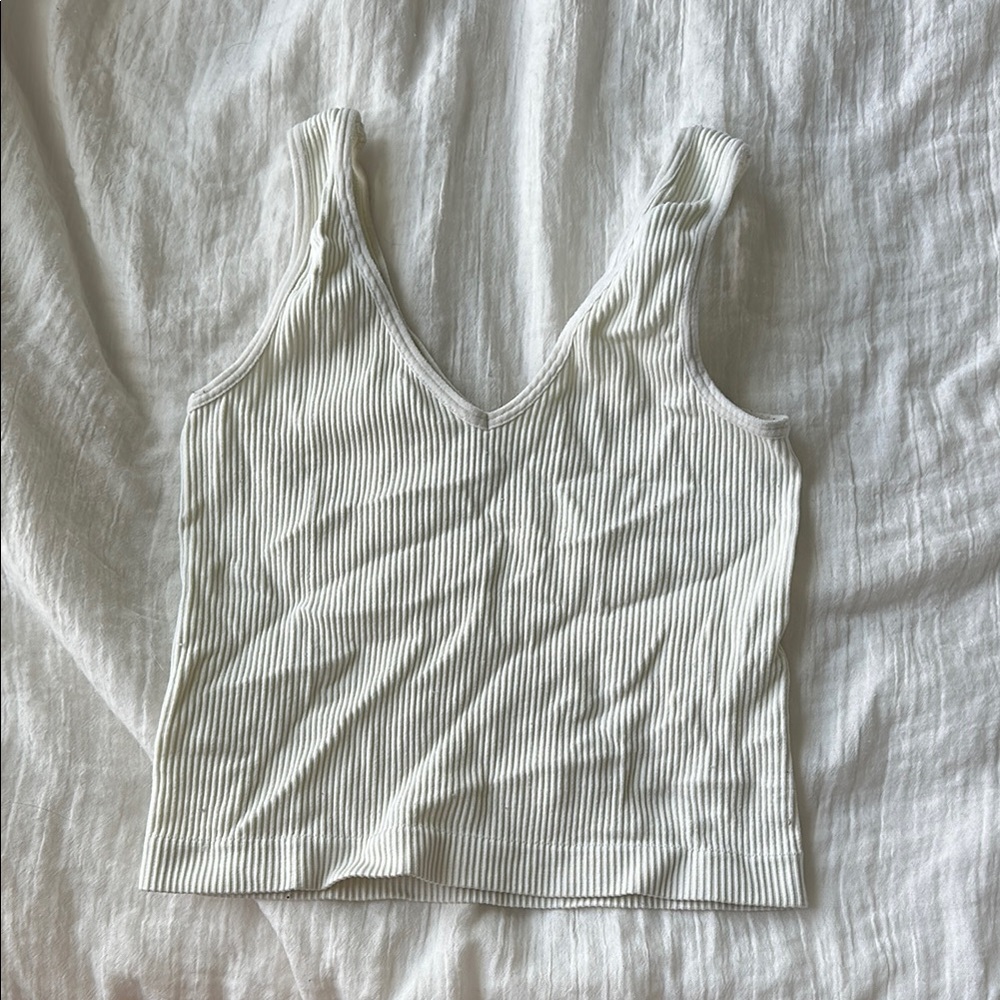 Rue21 Cream Sleeveless Fitted Crop Tank Top
